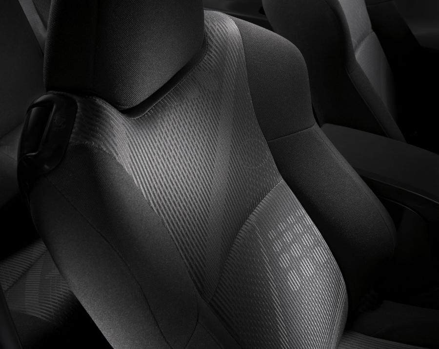 Детали интерьера Scion tC 2011 года  (фото 8 из 68)